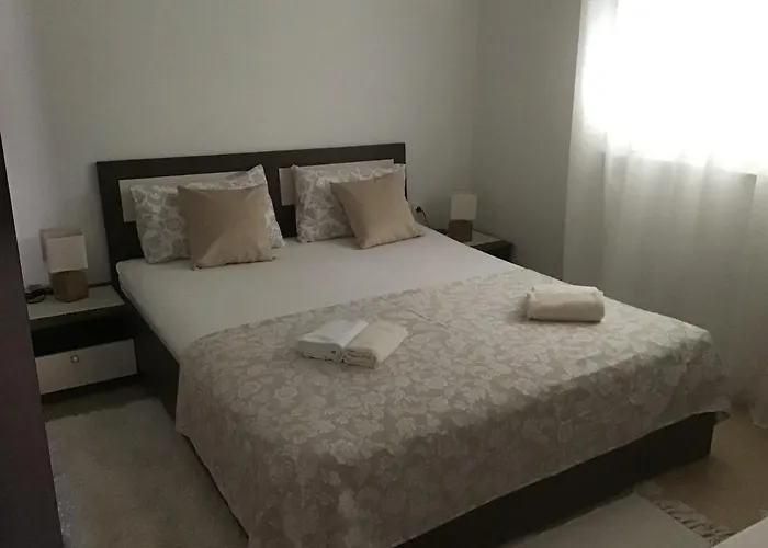 Ruzmarin Apartman *