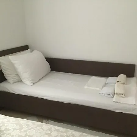 Ruzmarin Apartment *