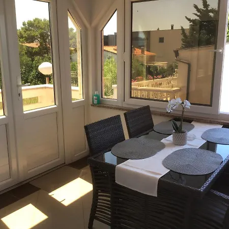 Apartment Ruzmarin Vir