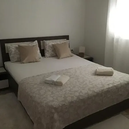Ruzmarin Apartment *