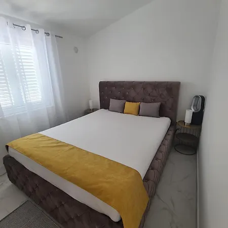 Apartment Ruzmarin