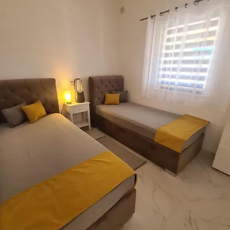 Apartment Ruzmarin *