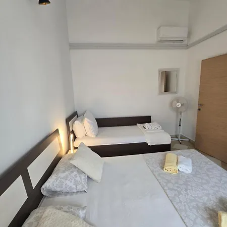 Ruzmarin Apartment *