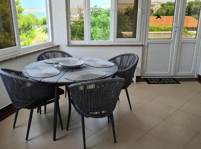 Apartment Ruzmarin *