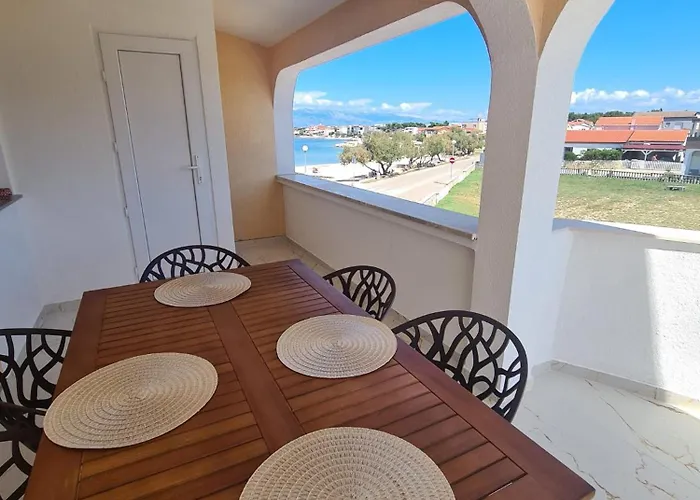 Apartment Ruzmarin *